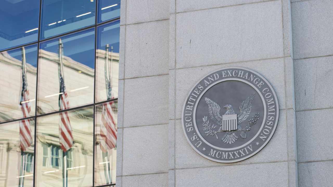 Regulatory Chaos: SEC Commissioner Questions Conflicting Crypto Rules